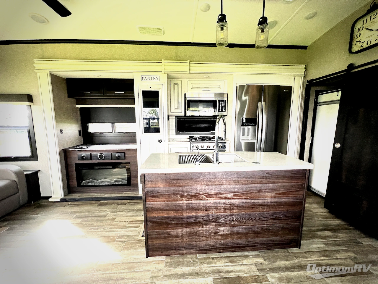 2021 Jayco North Point 377RLBH Photo 10