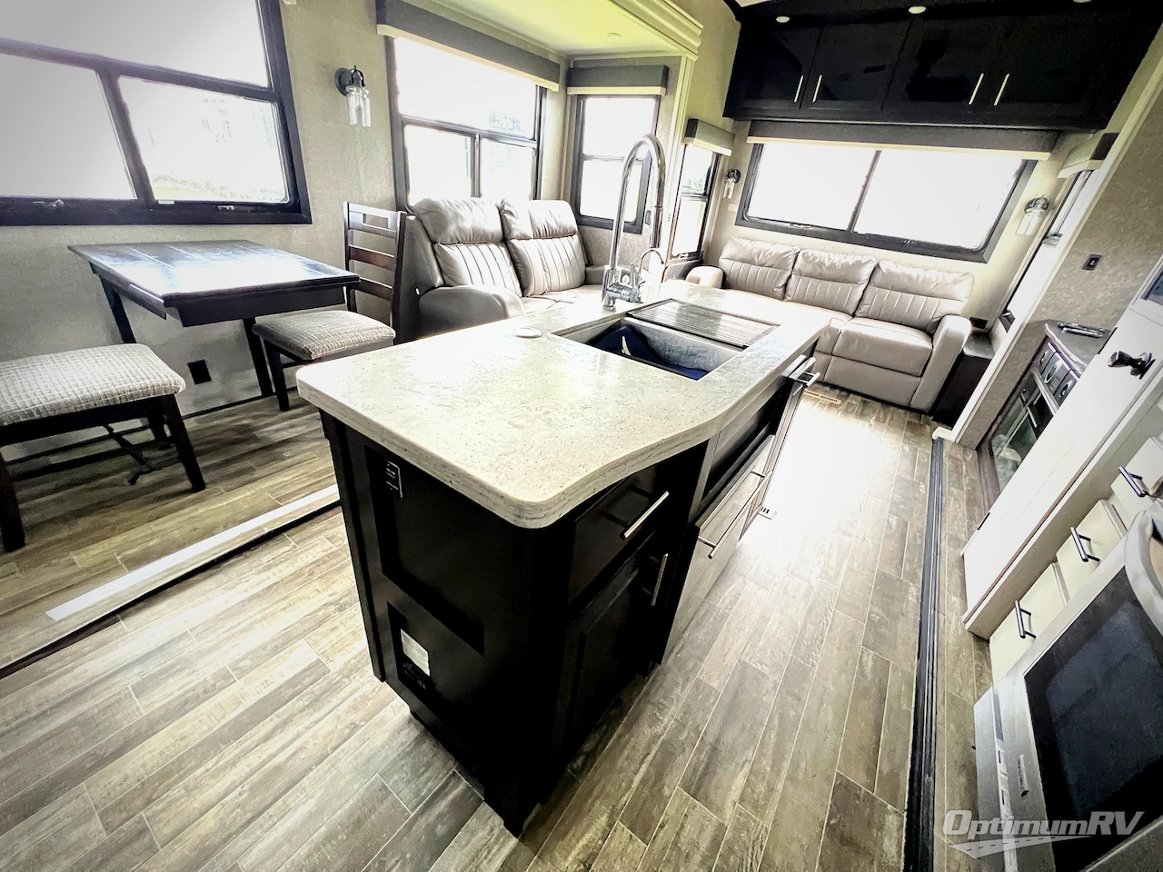2021 Jayco North Point 377RLBH Photo 11