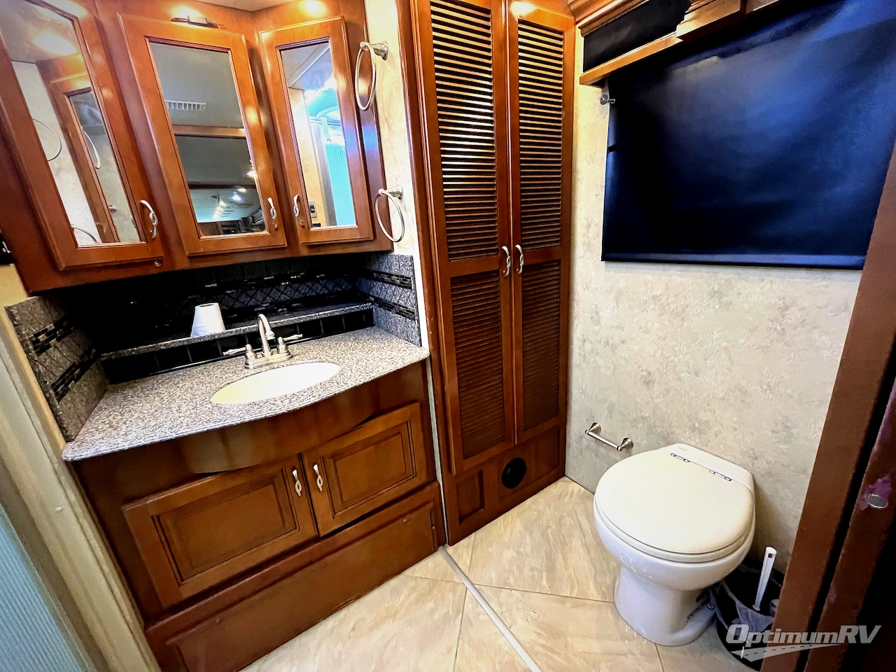 2015 Fleetwood Discovery 40E Photo 20