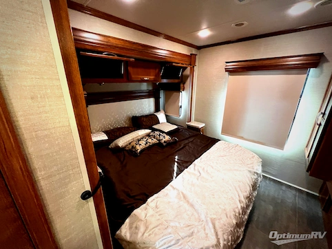 2018 Jayco Seneca 37FS RV Photo 4