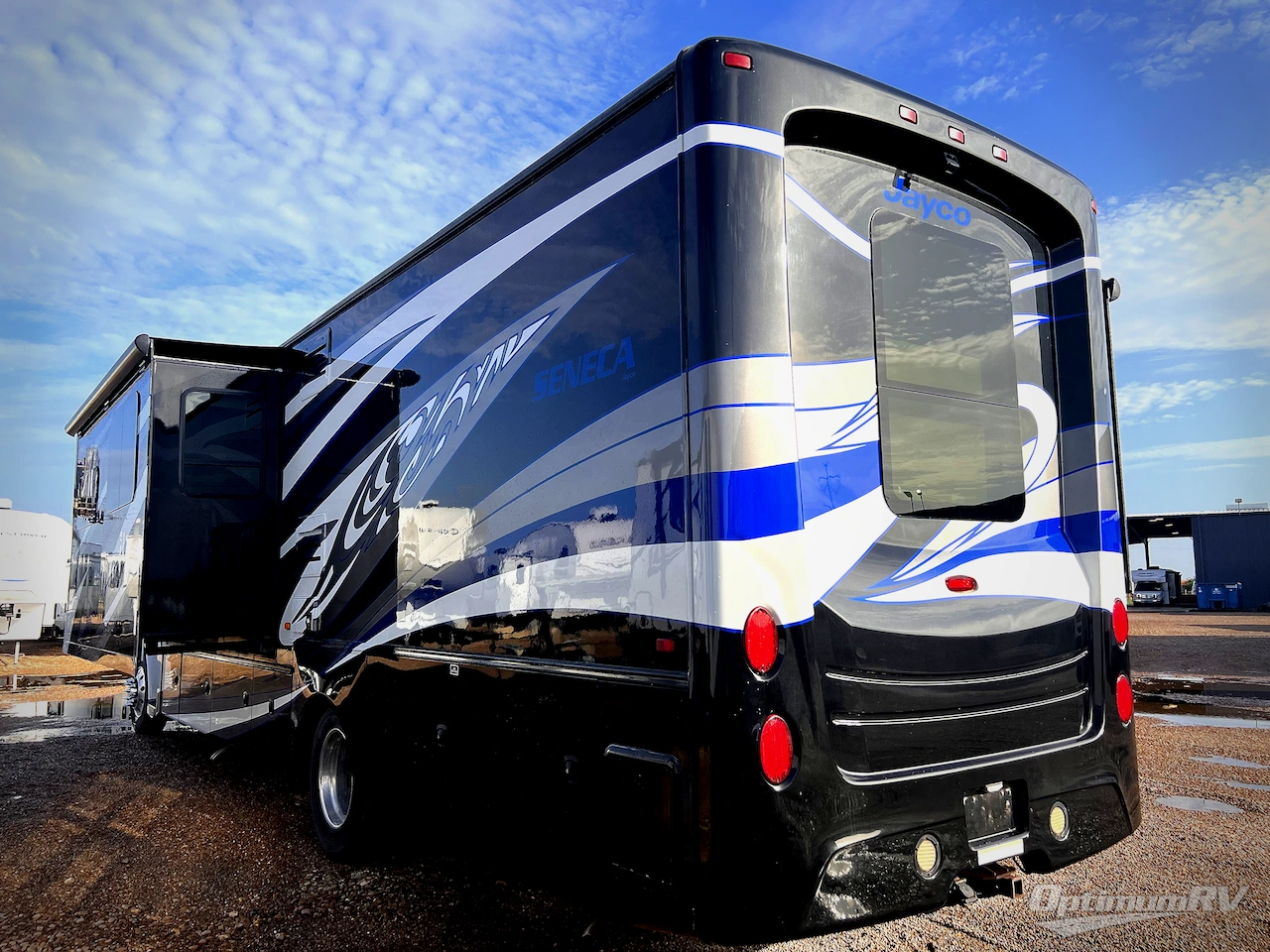 2018 Jayco Seneca 37FS Photo 3
