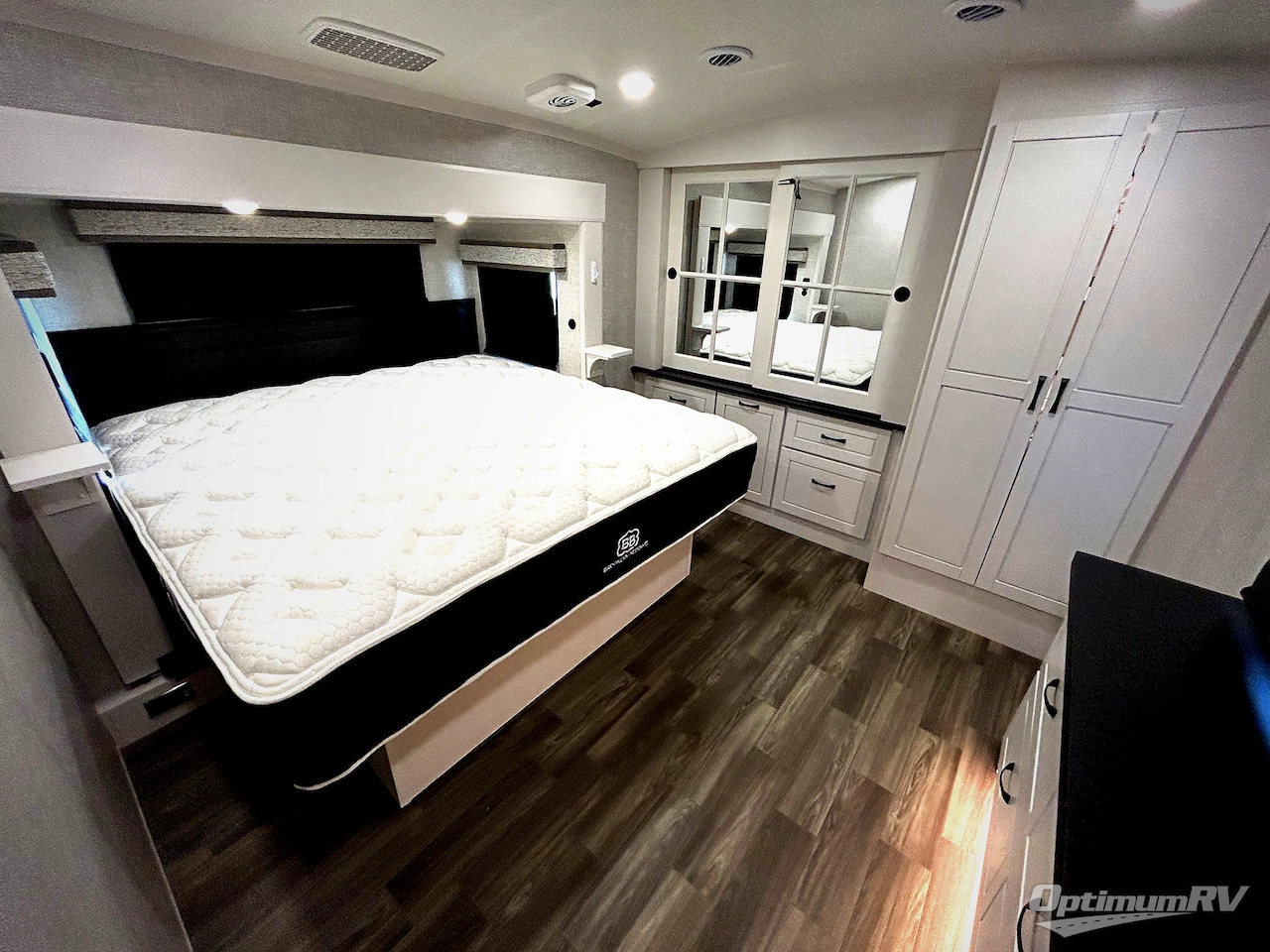 2025 Jayco North Point 390CKDS Photo 8