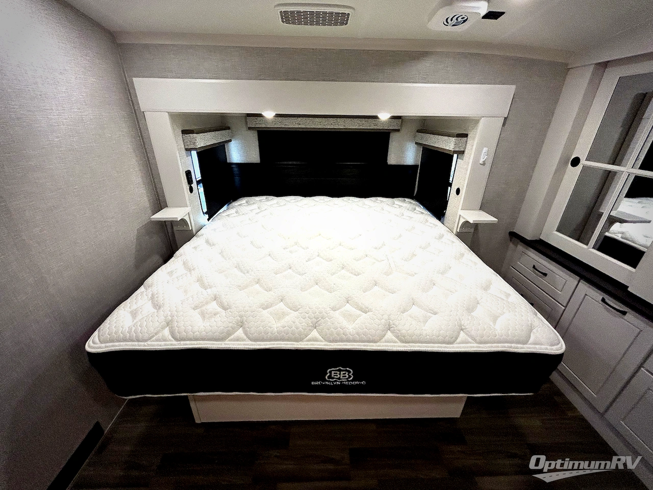 2025 Jayco North Point 390CKDS Photo 9