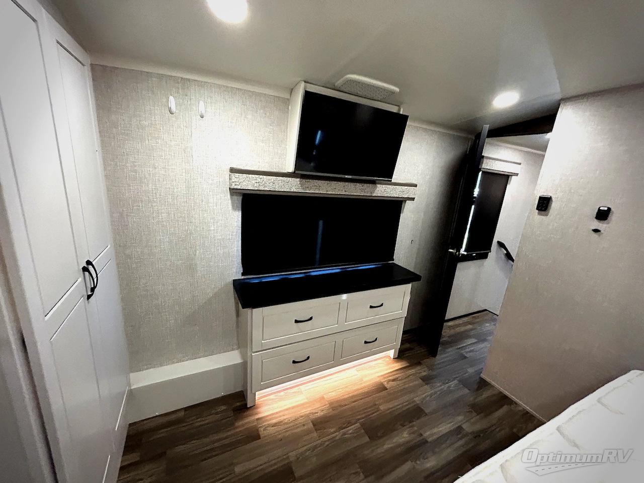 2025 Jayco North Point 390CKDS Photo 12