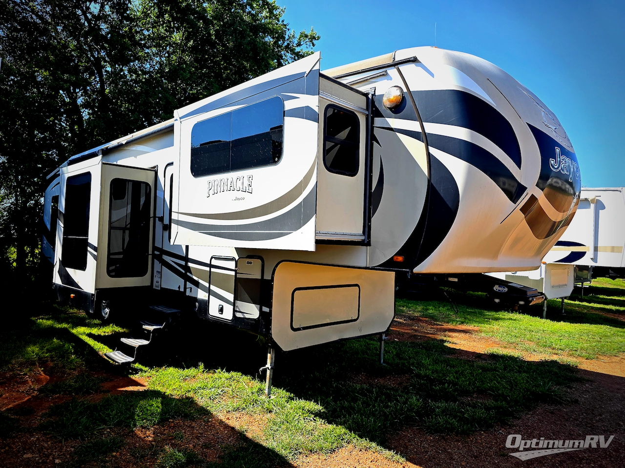 2015 Jayco Pinnacle 38FLSA Photo 1