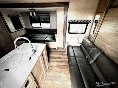 2021 Coachmen Freedom Express Ultra Lite 238BHS RV Photo 3