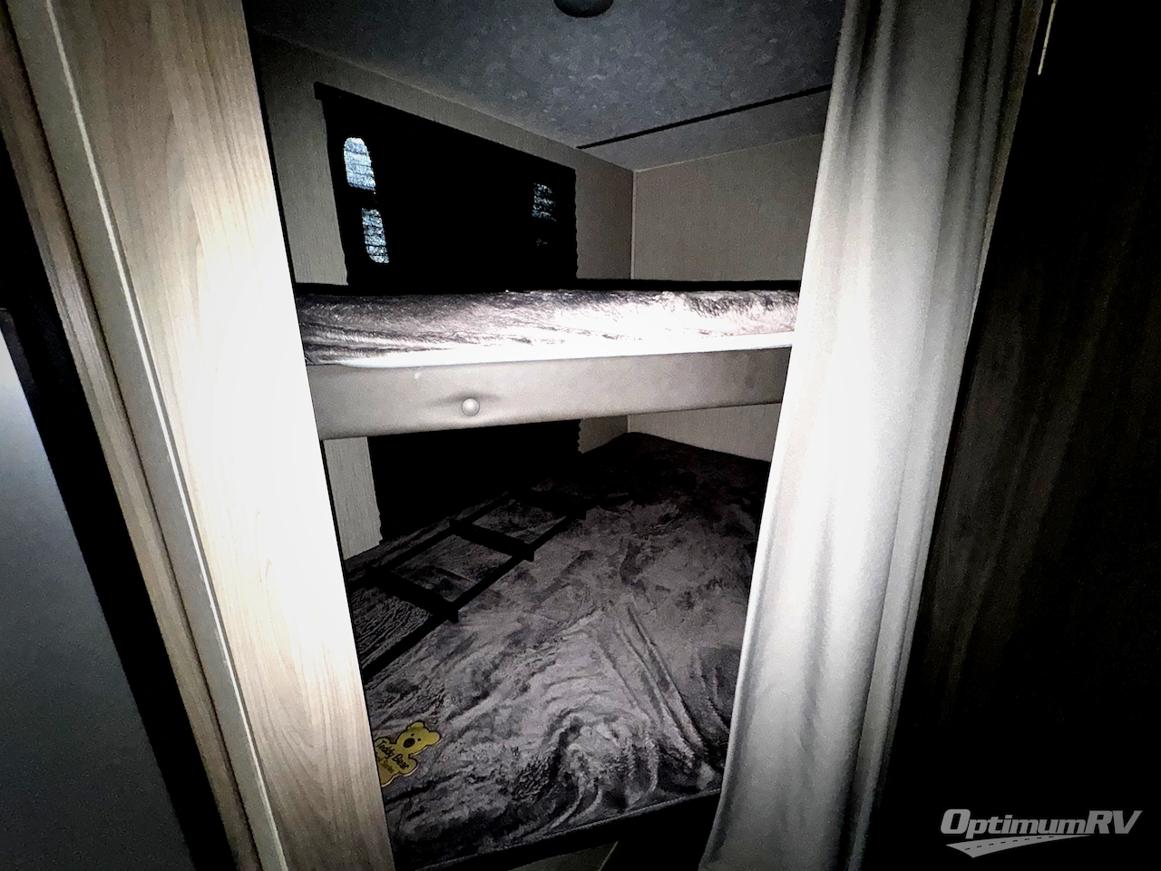 2021 Coachmen Freedom Express Ultra Lite 238BHS Photo 10