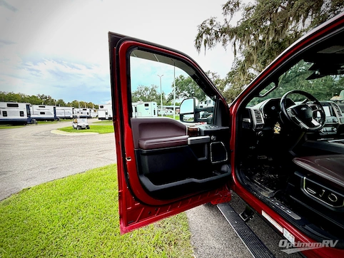 2017 Ford Ford F450 RV Photo 3