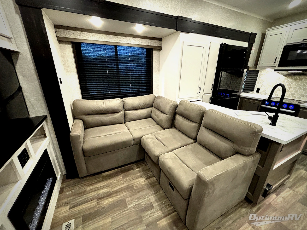 2024 Jayco Seismic 395 Photo 17
