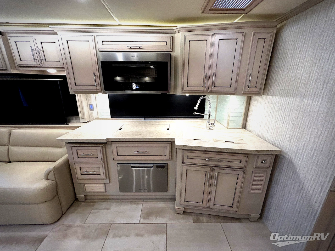 2022 Newmar Ventana 4369 Photo 6