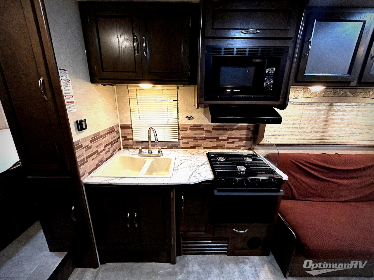 2020 Coachmen Freelander 26RS Ford 350 Photo 5