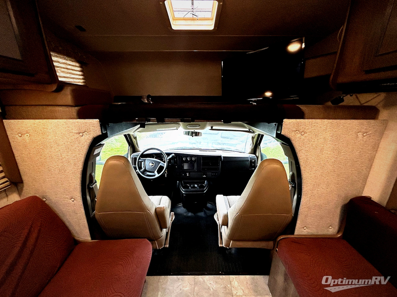 2020 Coachmen Freelander 26RS Ford 350 Photo 9