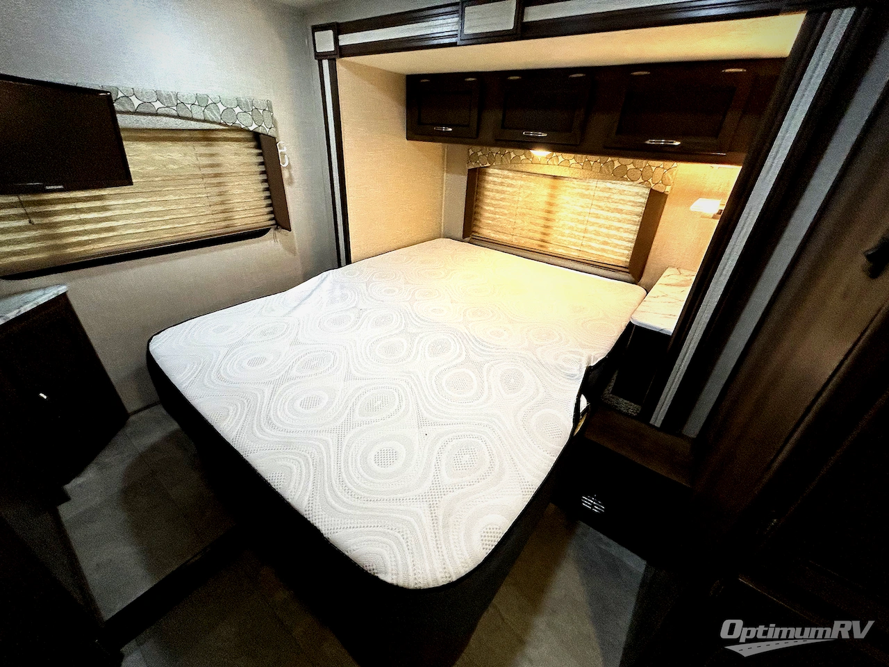 2020 Coachmen Freelander 26RS Ford 350 Photo 18