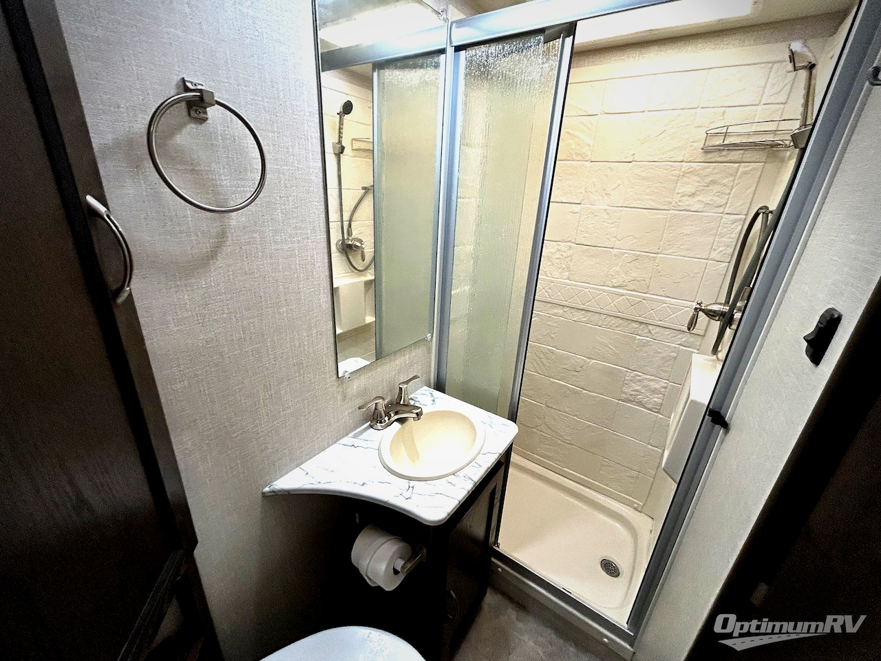 2020 Coachmen Freelander 26RS Ford 350 Photo 16