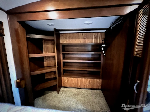 2017 Jayco Pinnacle 38REFS RV Photo 4