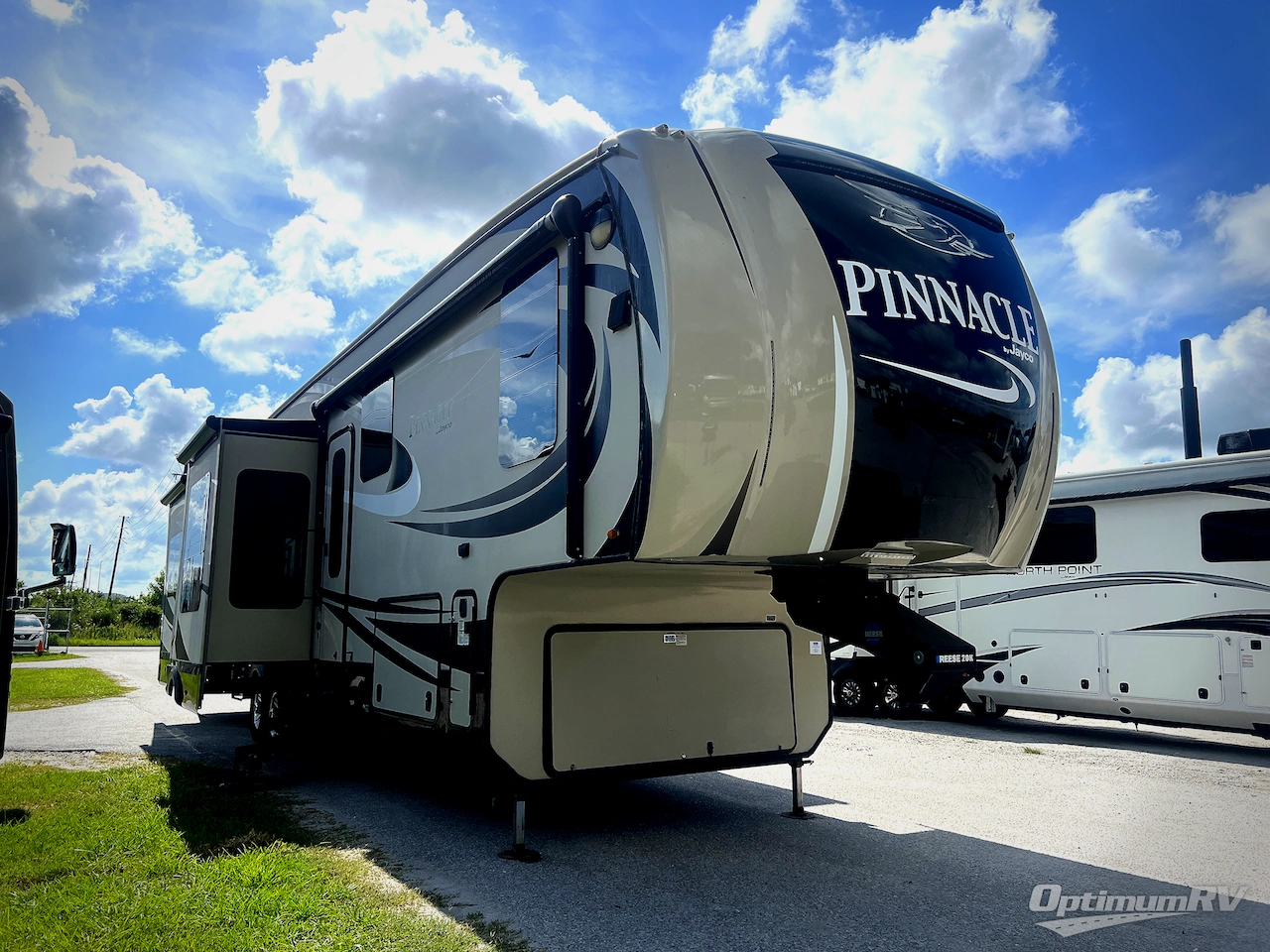 2017 Jayco Pinnacle 38REFS Photo 1