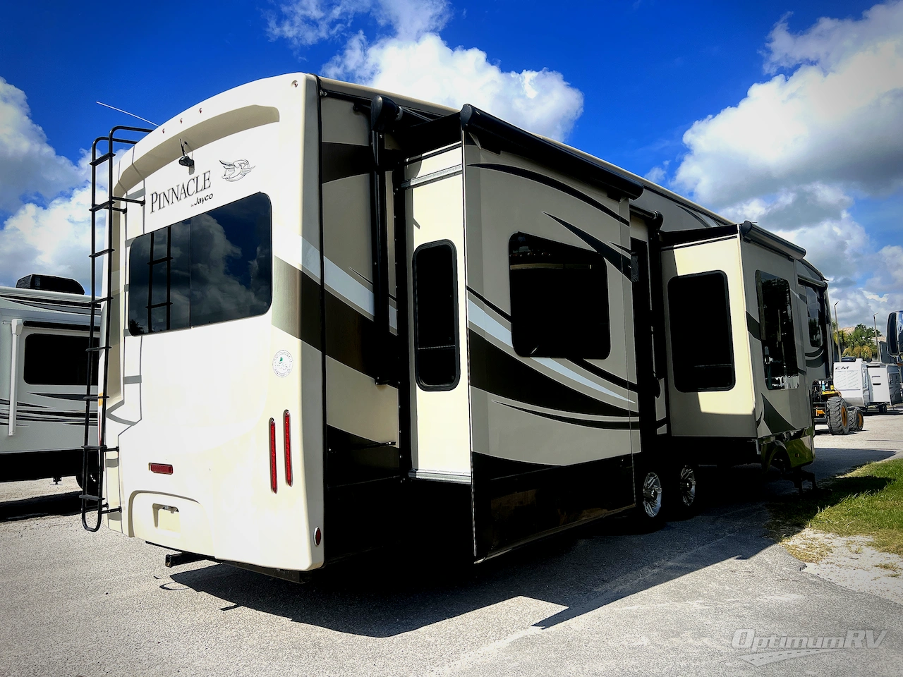 2017 Jayco Pinnacle 38REFS Photo 2