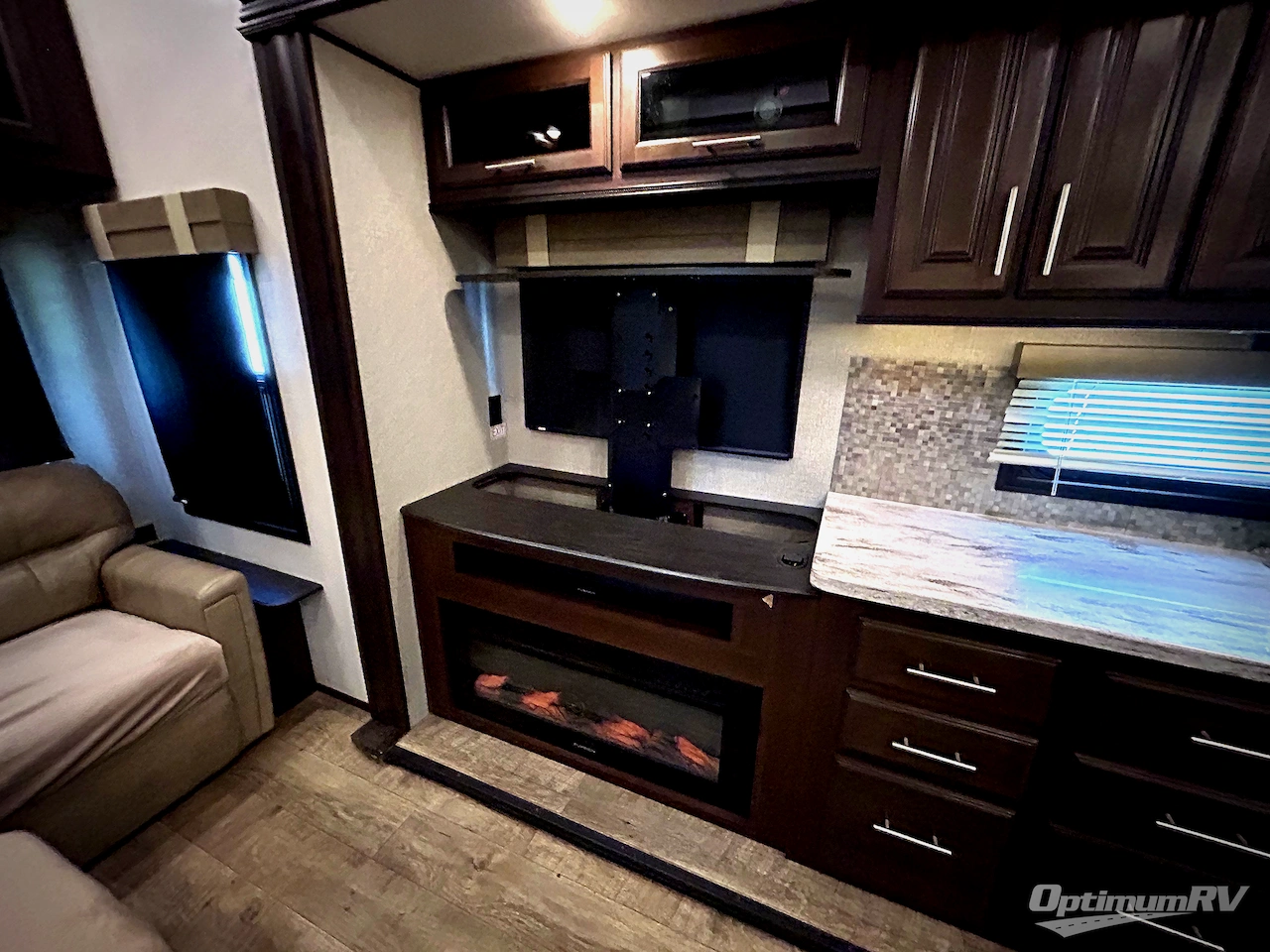 2019 Jayco North Point 381DLQS Photo 19