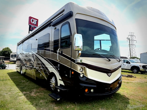 Used 2018 Fleetwood RV Discovery 39F Featured Photo