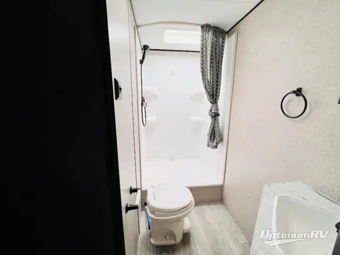 2022 Jayco Jay Flight SLX 8 242BHS RV Photo 4