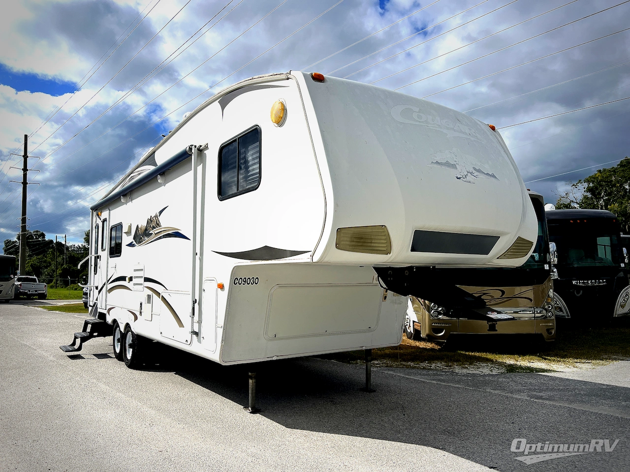 2009 Keystone Cougar 276RLS Photo 1