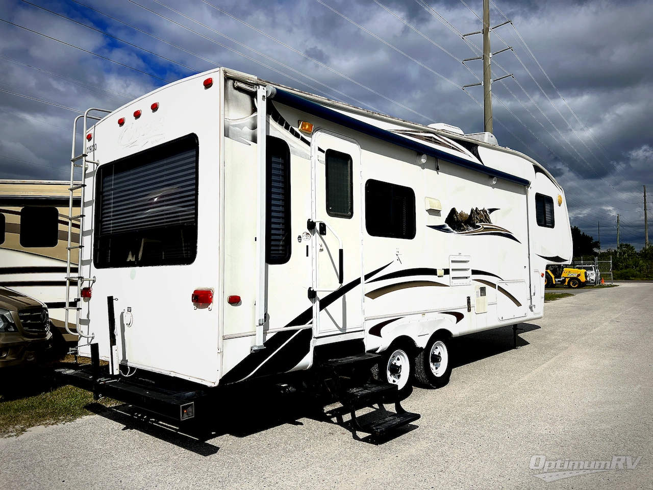 2009 Keystone Cougar 276RLS Photo 3