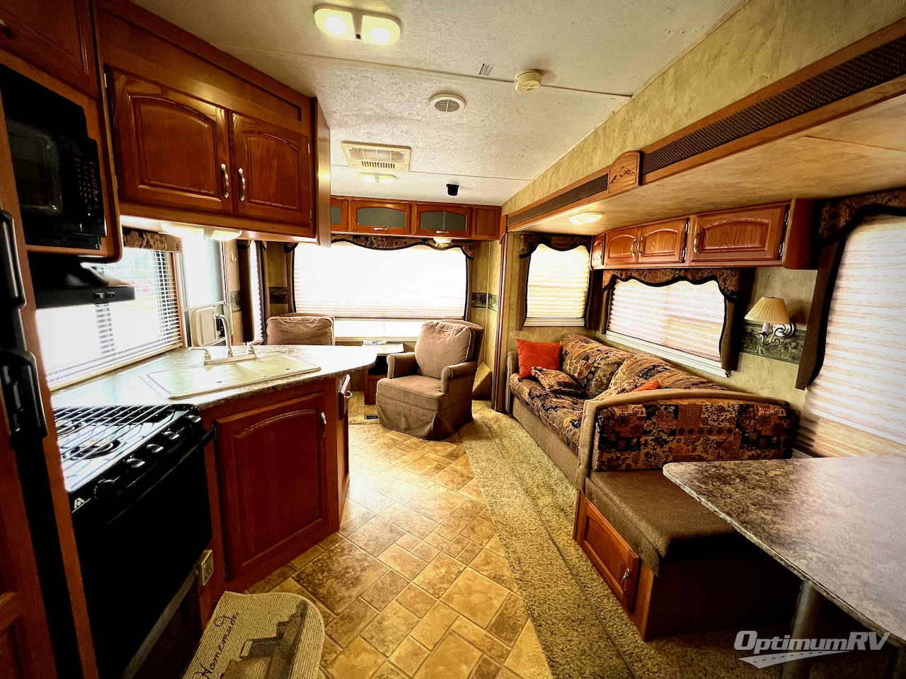 2009 Keystone Cougar 276RLS Photo 4