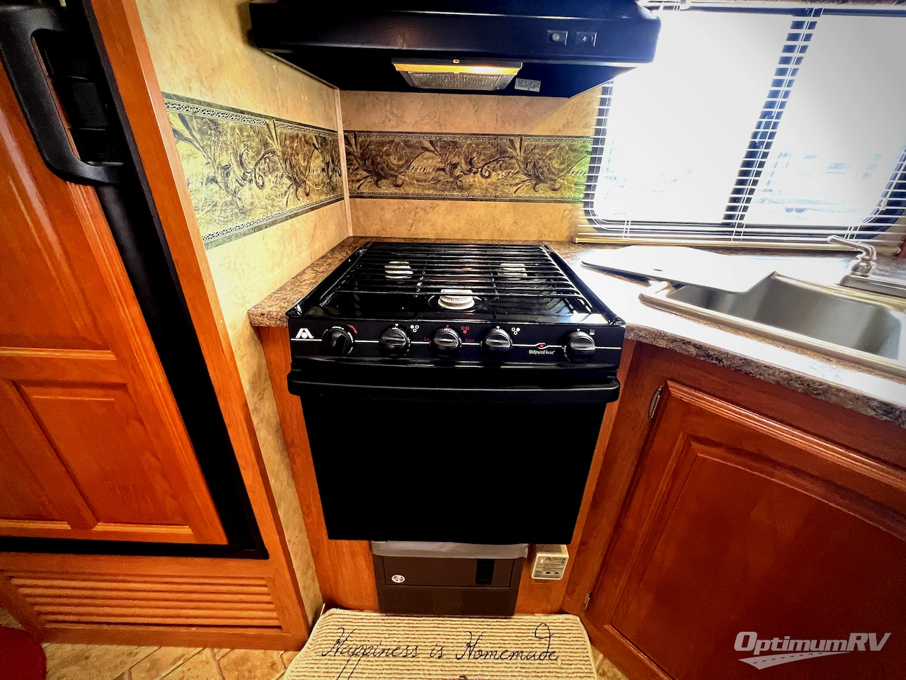 2009 Keystone Cougar 276RLS Photo 12