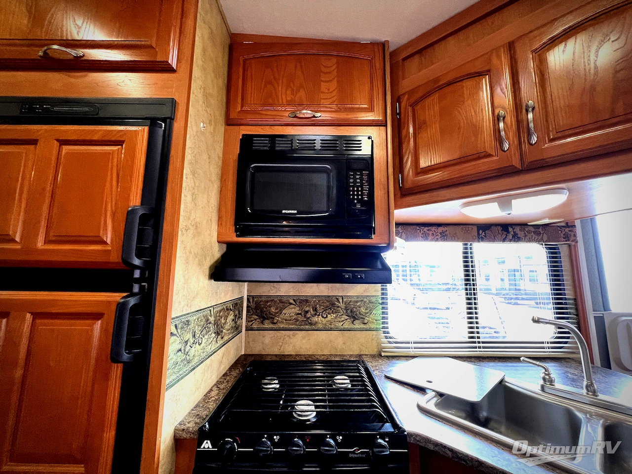 2009 Keystone Cougar 276RLS Photo 13