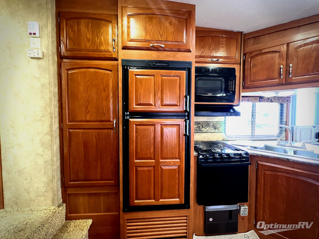 2009 Keystone Cougar 276RLS Photo 14