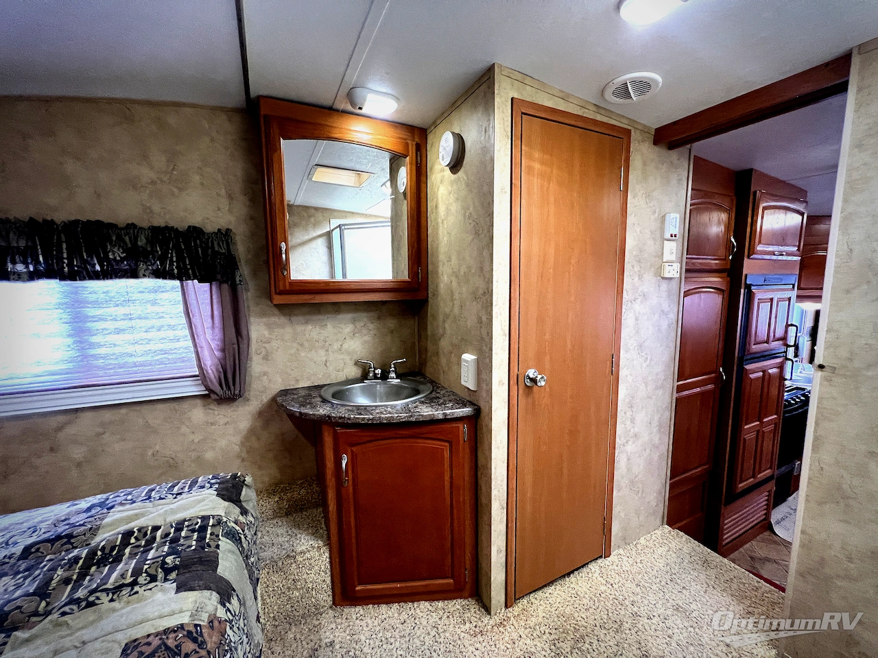 2009 Keystone Cougar 276RLS Photo 18