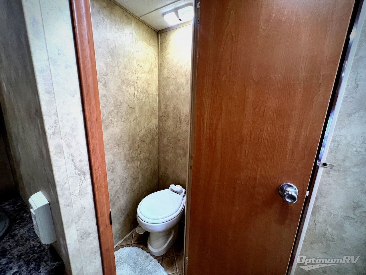 2009 Keystone Cougar 276RLS Photo 19