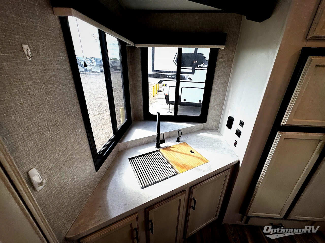 2023 Jayco Eagle 319MLOK Photo 12