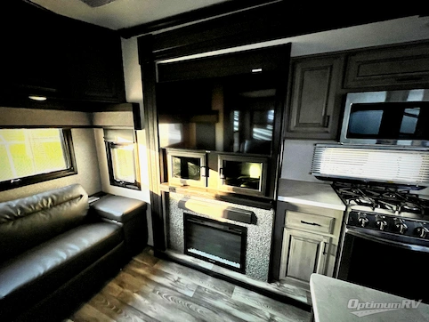2022 Highland Ridge Mesa Ridge MF314RLS RV Photo 3