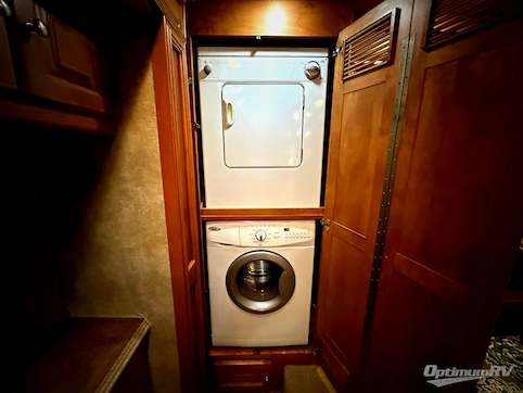 2010 Tiffin Phaeton 40QTH RV Photo 4