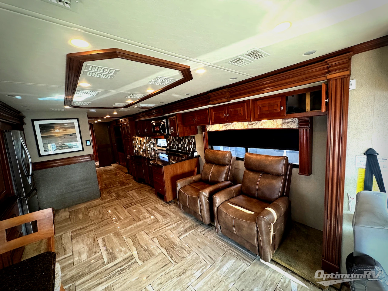 2012 Fleetwood Discovery 40X Photo 3