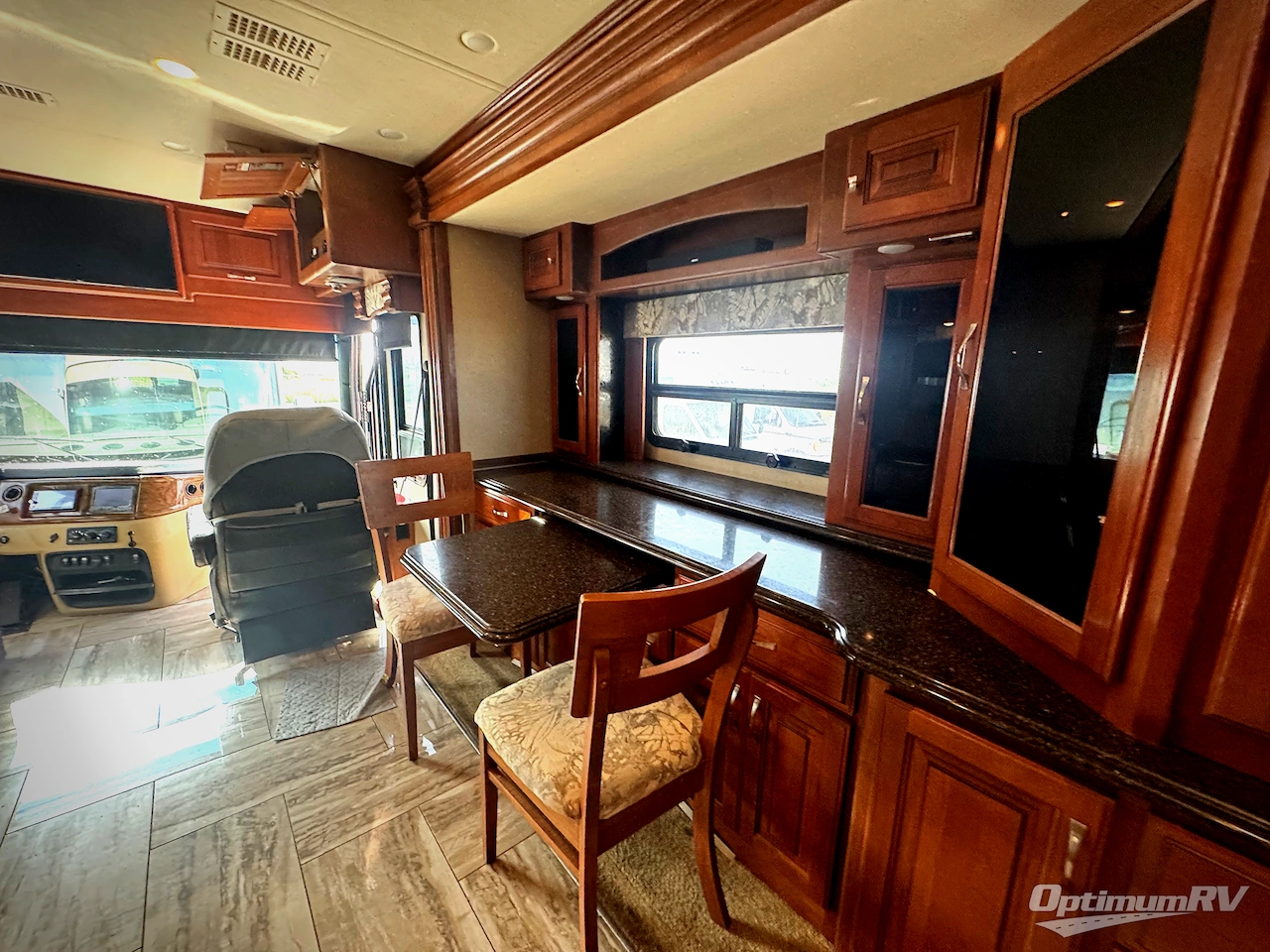 2012 Fleetwood Discovery 40X Photo 4