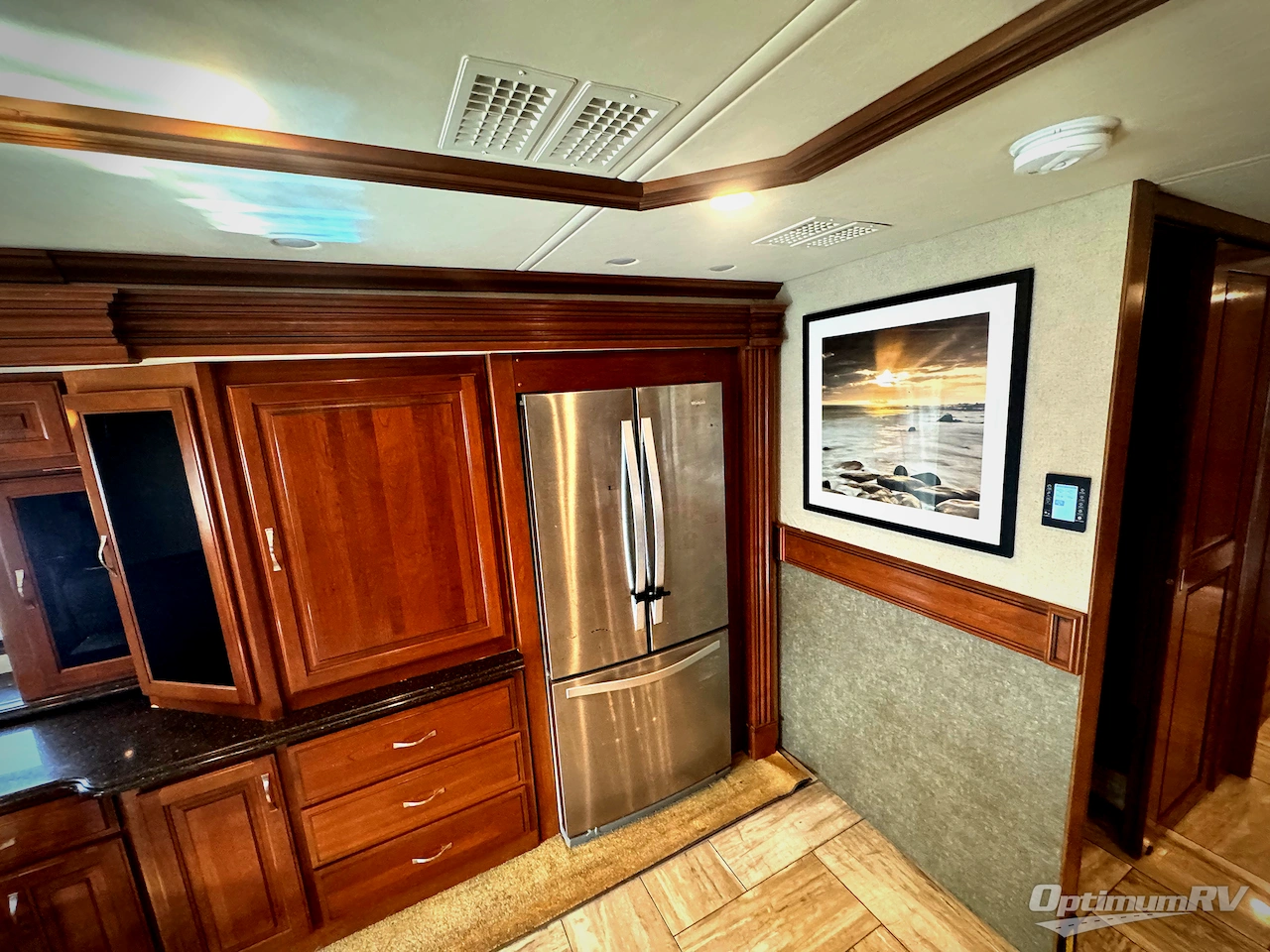 2012 Fleetwood Discovery 40X Photo 8
