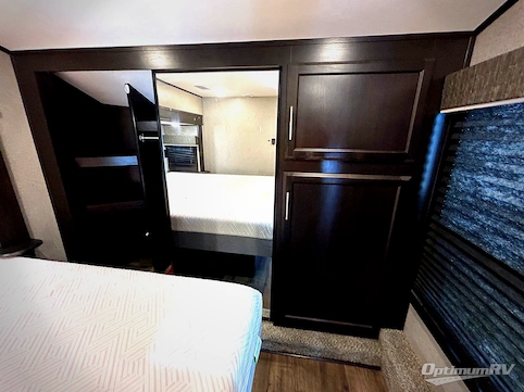 2021 Jayco Eagle 319MLOK RV Photo 2