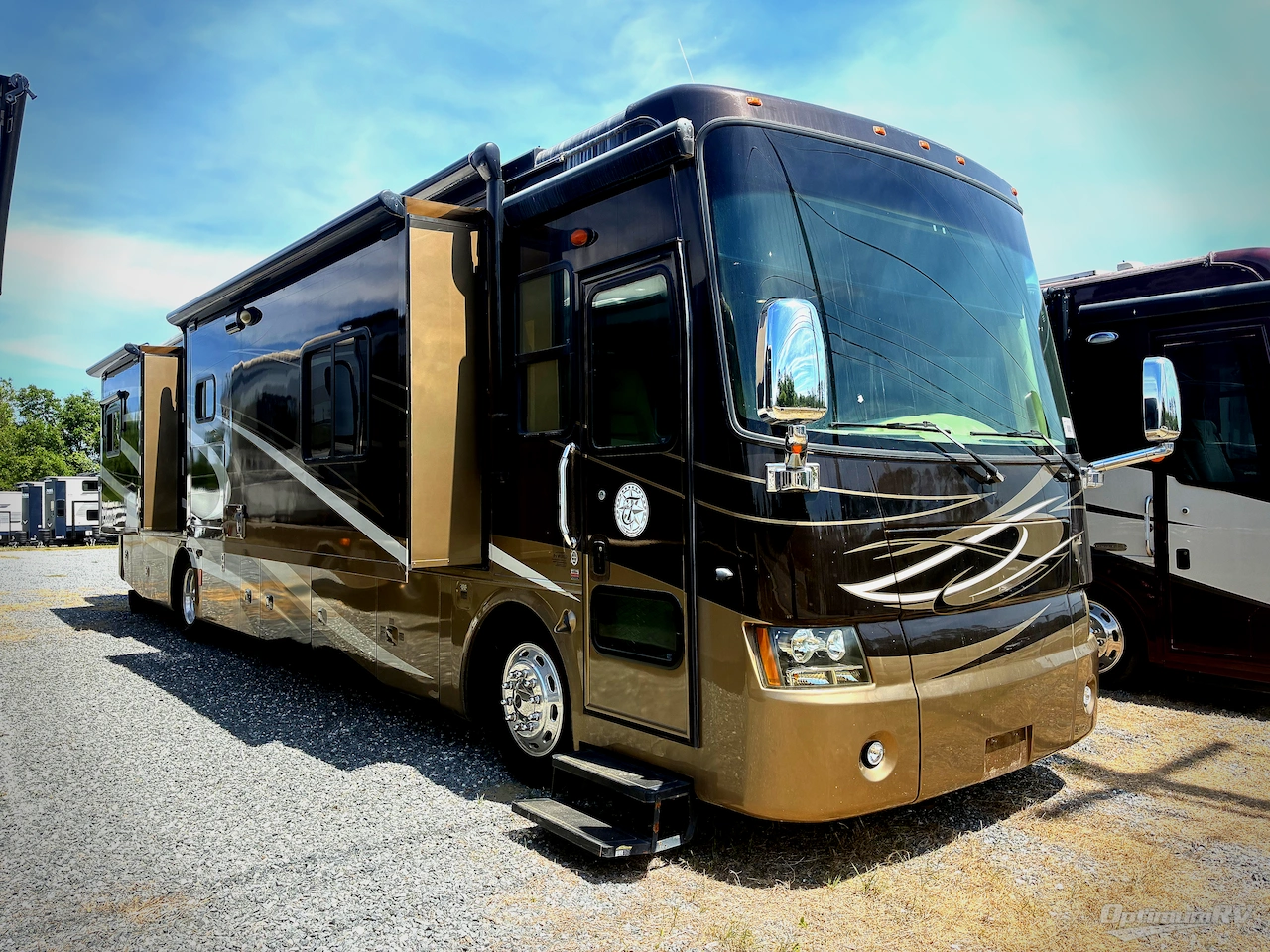 2010 Tiffin Phaeton 40QTH Photo 1