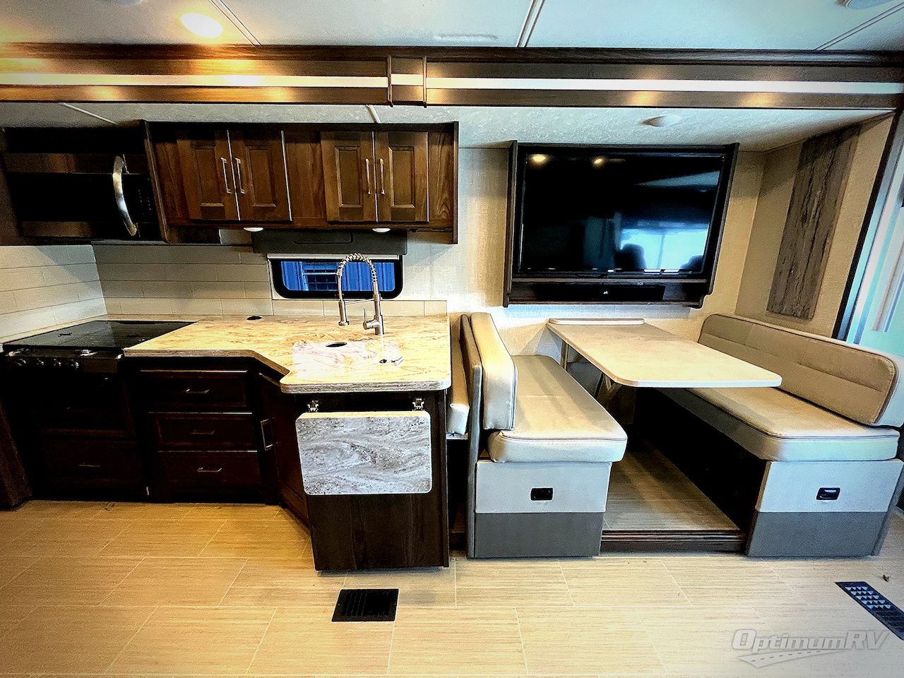 2019 Coachmen Sportscoach SRS RD 366BH Photo 6