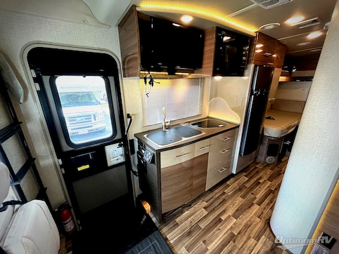 2017 Itasca Navion 24V RV Photo 2