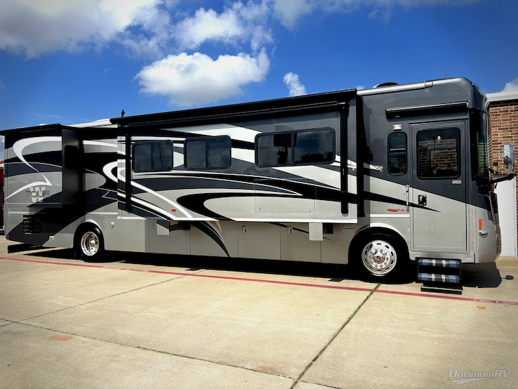 2010 Winnebago Tour 40BD RV Photo 1
