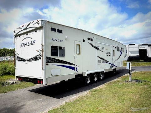 2008 Eclipse Stellar F40TXSG RV Photo 2
