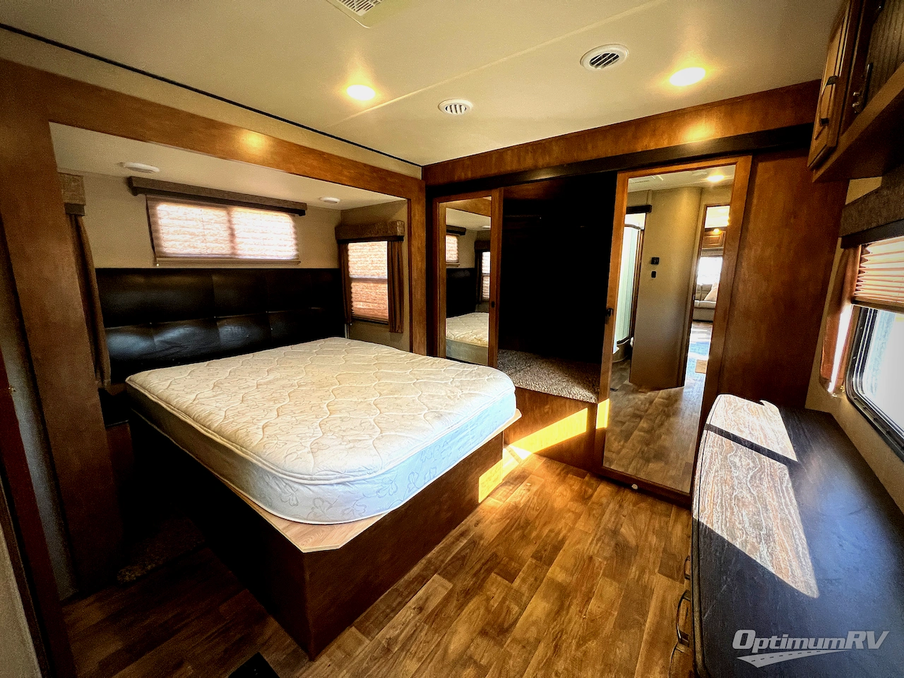 2017 Grand Design Reflection 313RLTS Photo 16