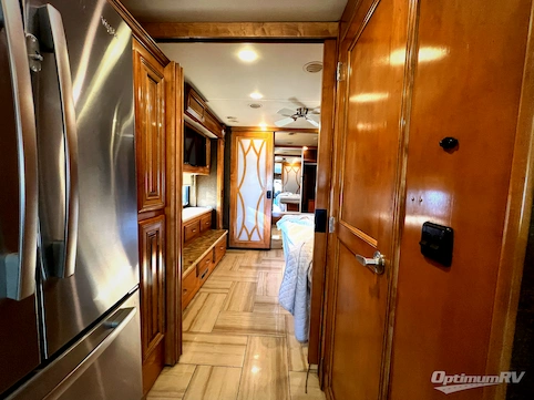 2015 Thor Tuscany 40DX RV Photo 3