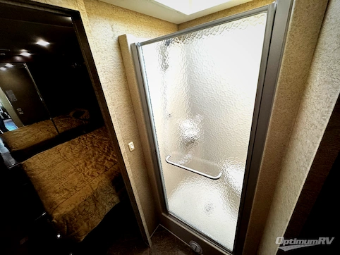 2011 Newmar Ventana 3433 RV Photo 4