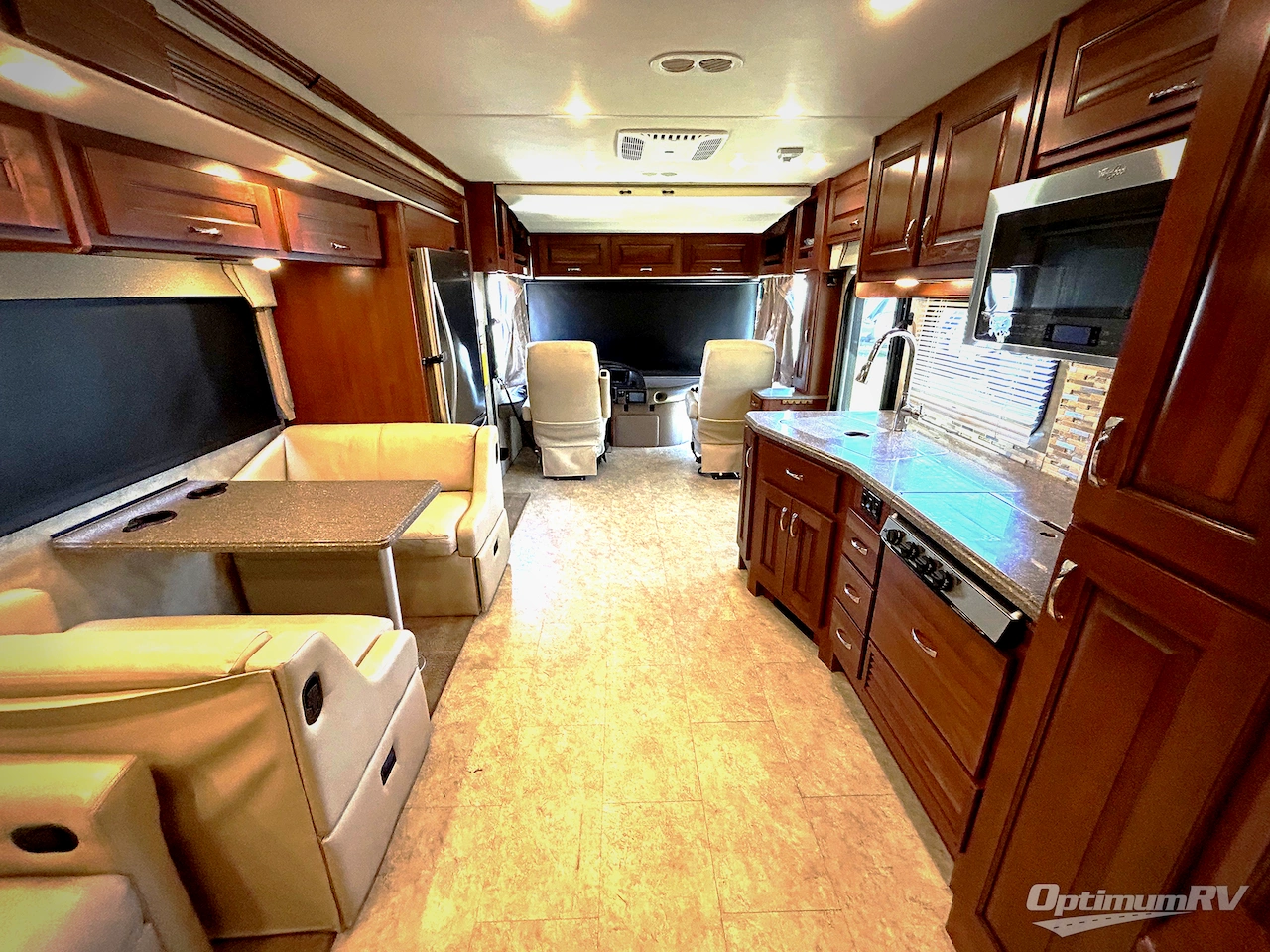 2016 Fleetwood Excursion 36K Photo 5