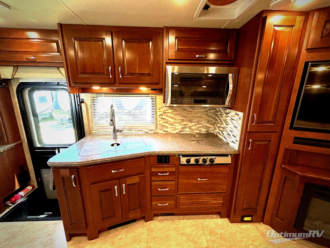 2016 Fleetwood Excursion 36K Photo 6