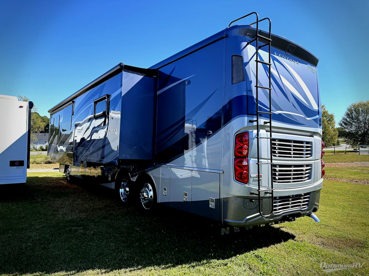 2019 Newmar Ventana 4037 Photo 3